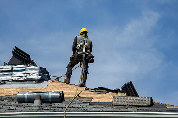 Professional Gutter Installation technician working in Glen Fork, WV